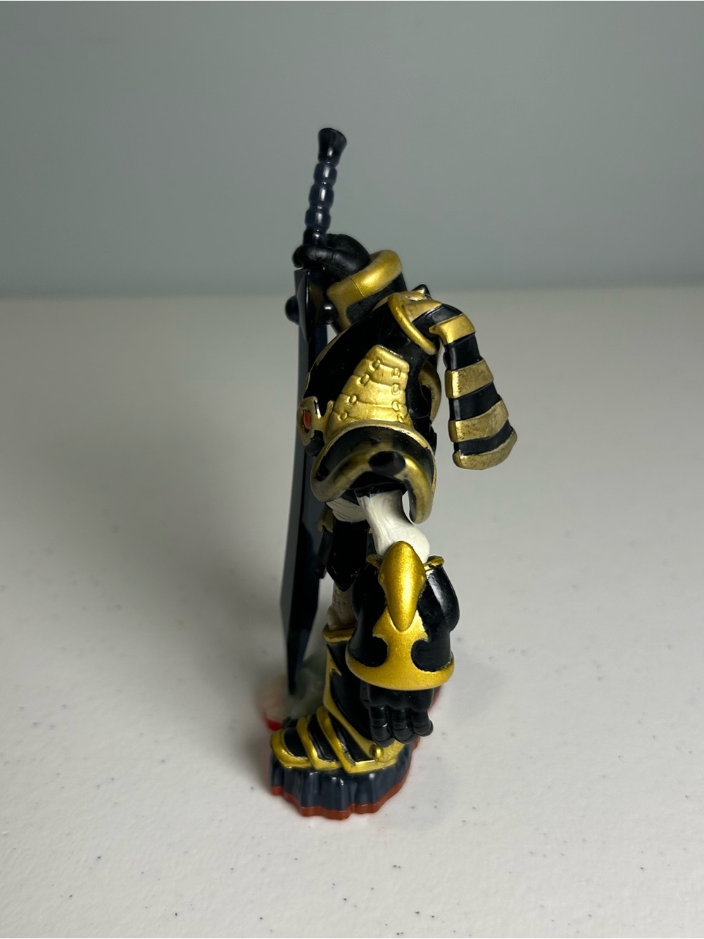 Skylanders Trap Team Krypt King Character - Picture 7 of 12